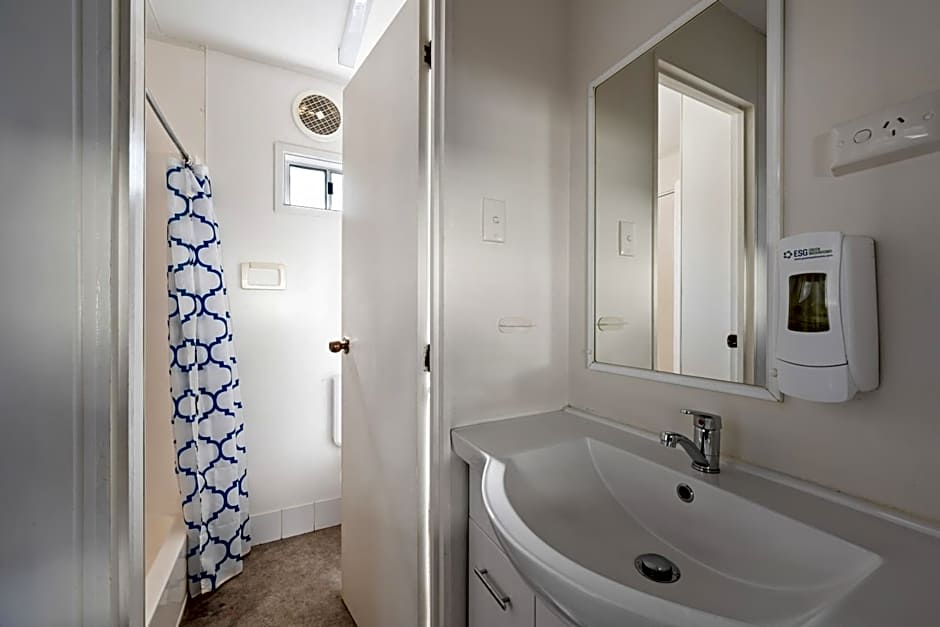 Bright Accommodation Park