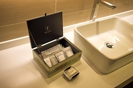 Junior Suite Twin - City View