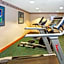 La Quinta Inn & Suites by Wyndham Milwaukee Airport / Oak Creek