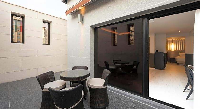 Yeonsan Hound Hotel