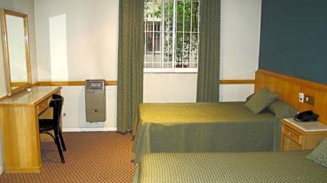 Quintuple Room (5 Adults)