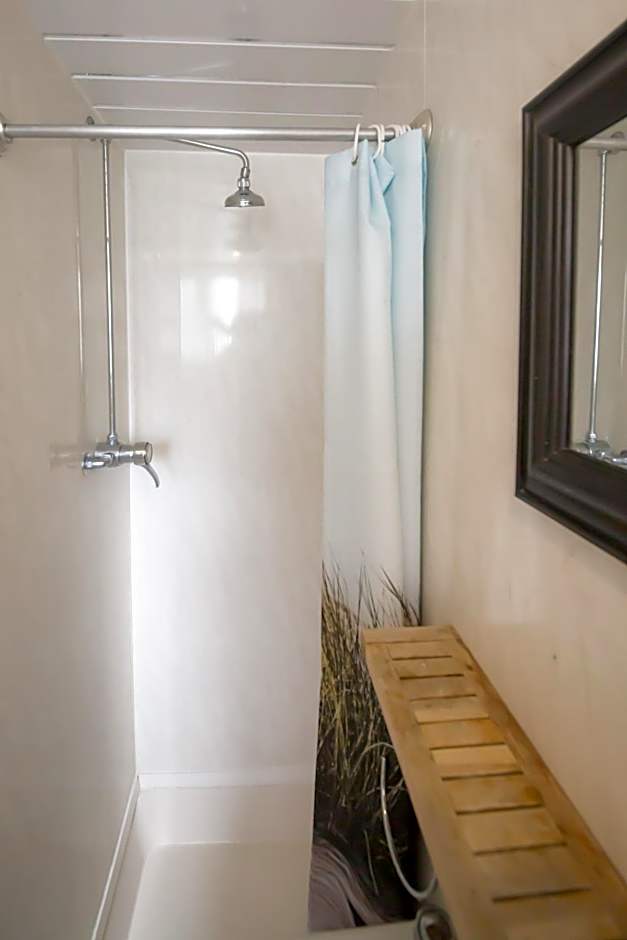 MyRoomz Hollingdales Hotel