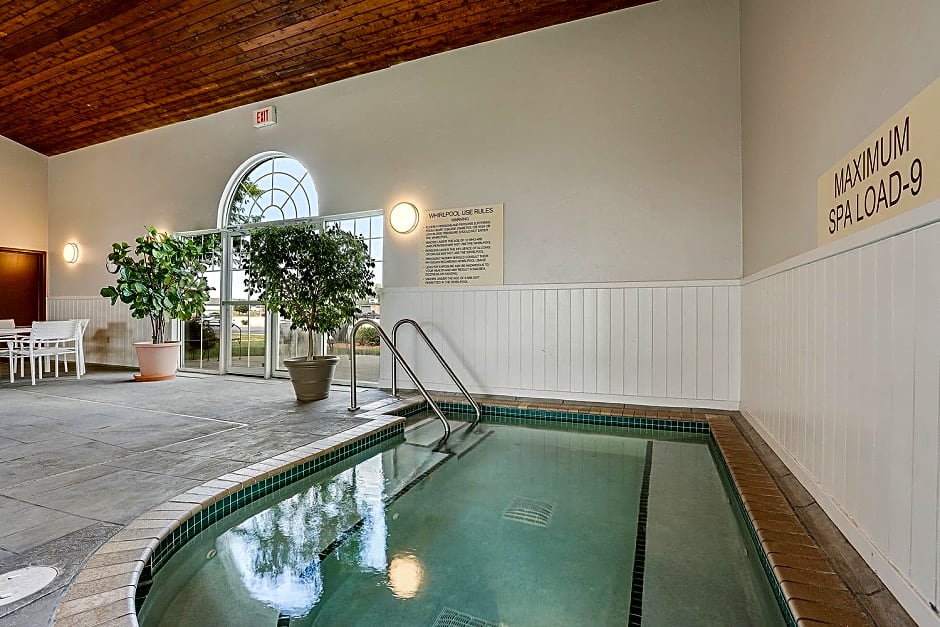 Country Inn & Suites by Radisson, Green Bay, WI