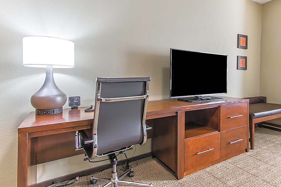 Comfort Suites West Omaha