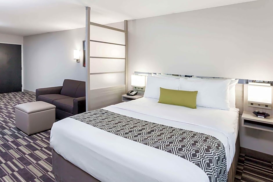 Microtel Inn & Suites by Wyndham West Fargo Near Medical Center