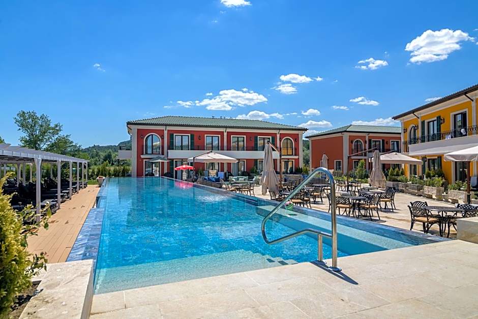 Villas for 4 or 6 Adults in Therma Village - SPA Mineral Pool & All inclusive & Free Parking