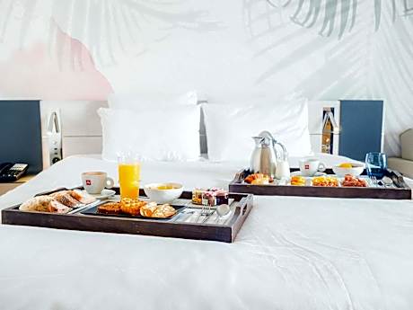 Superior Room Riviera Garden - Double bed, and sofa bed 1 pers