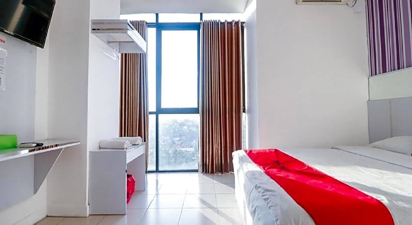 RedDoorz near Terminal Batu Ampar