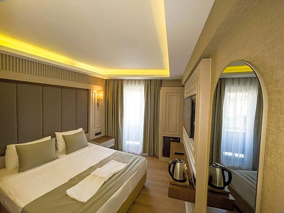 Martinenz Hotel Old City
