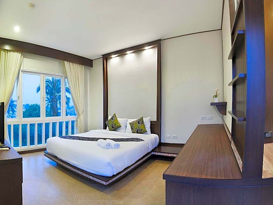 Ratana Hotel Chalong