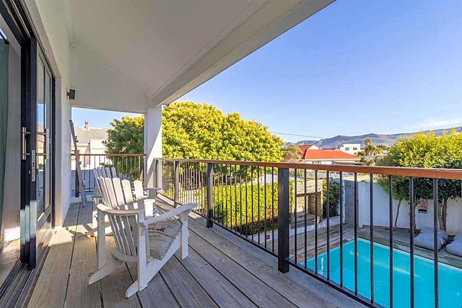 Whale Rock Luxury Lodge