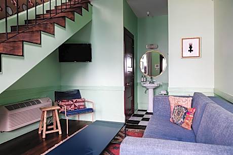 Queen Suite (24/7 Front Desk)