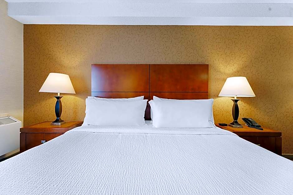 Sandman Hotel & Suites London Downtown