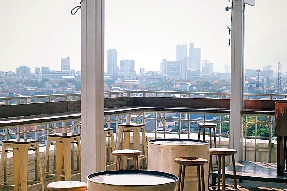 MaxOneHotels.com@Dharmahusada - Surabaya