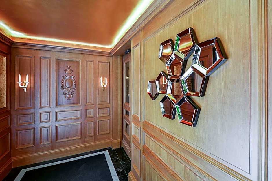 Maison Astor Paris Curio Collection by Hilton