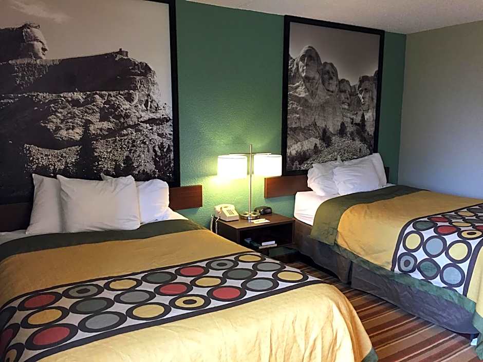 Photo 1 of 6 of 2 Queen Beds