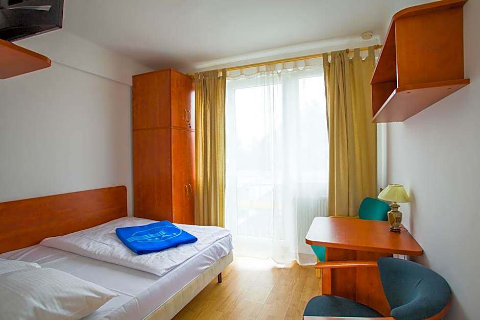 Photo 1 of 4 of Single Room