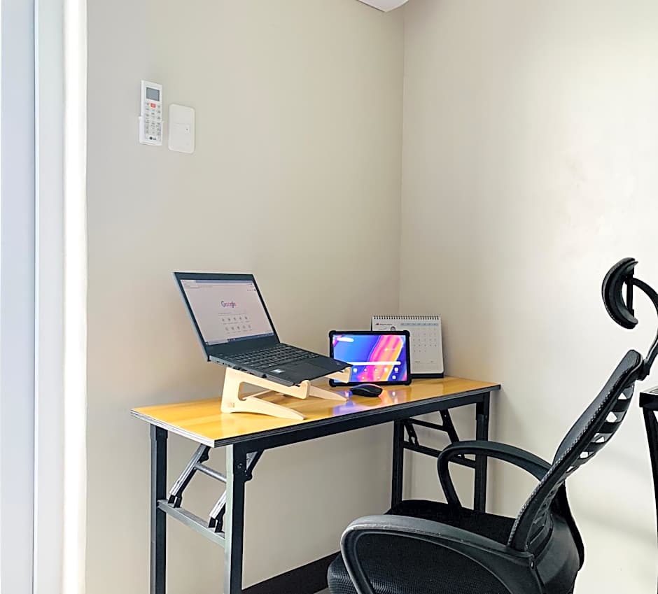 Quayside Condo near Airport