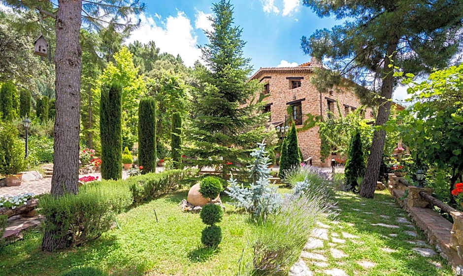 Hotel de Montaña Cueva Ahumada
