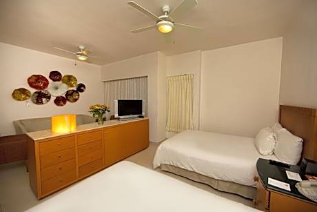 Standard Double Suite