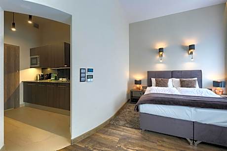 Apartment with Shower