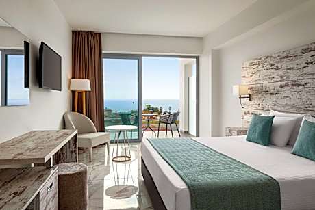 Classic Garden Room Seaside Pool View 1 King Bed