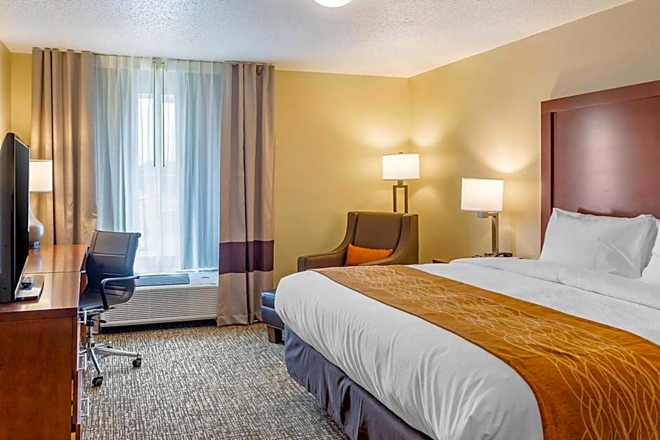 Comfort Inn DeKalb - University Area