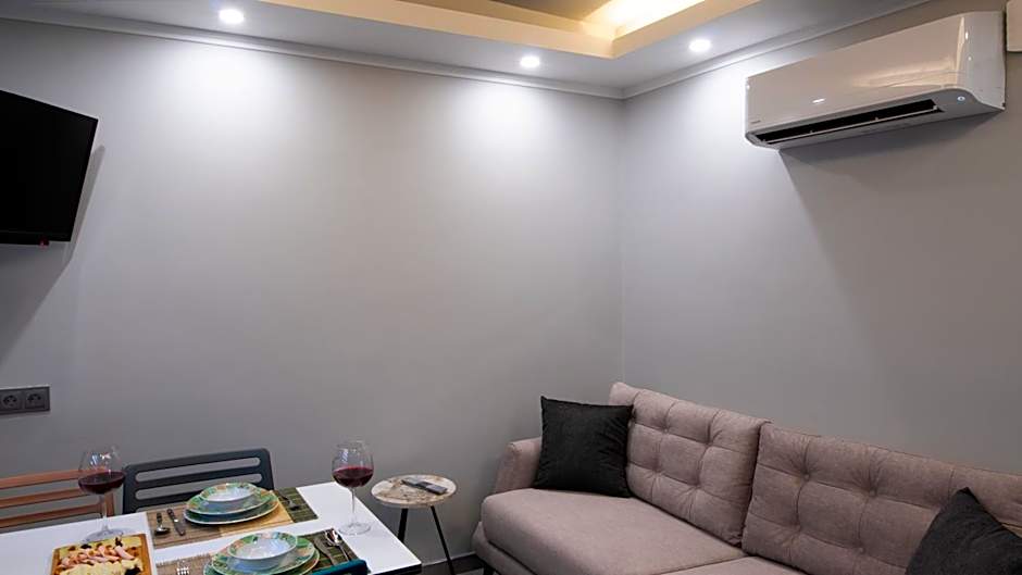 OPERA SUITES Apart Hotel