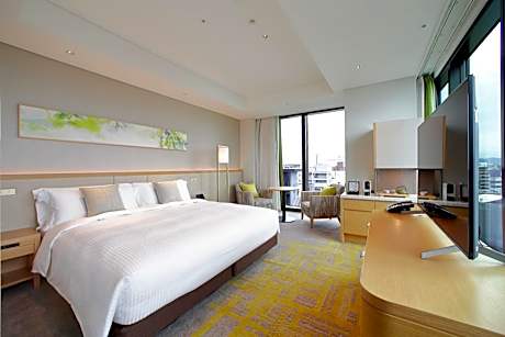 Premium Luxury King Room - Non-Smoking