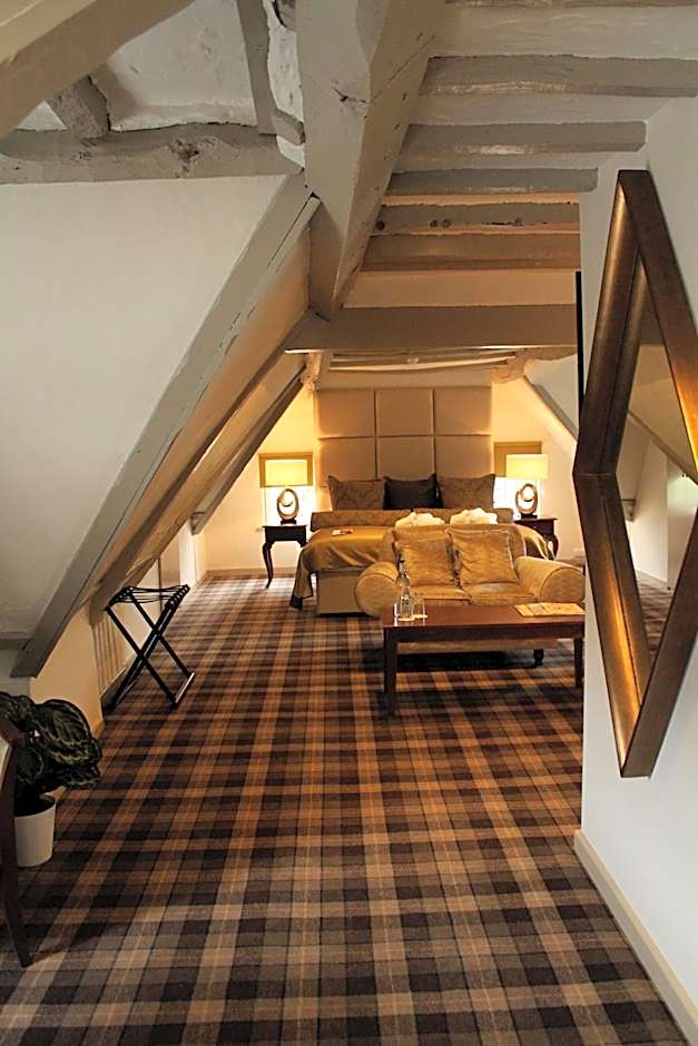 The Legacy Rose & Crown Hotel