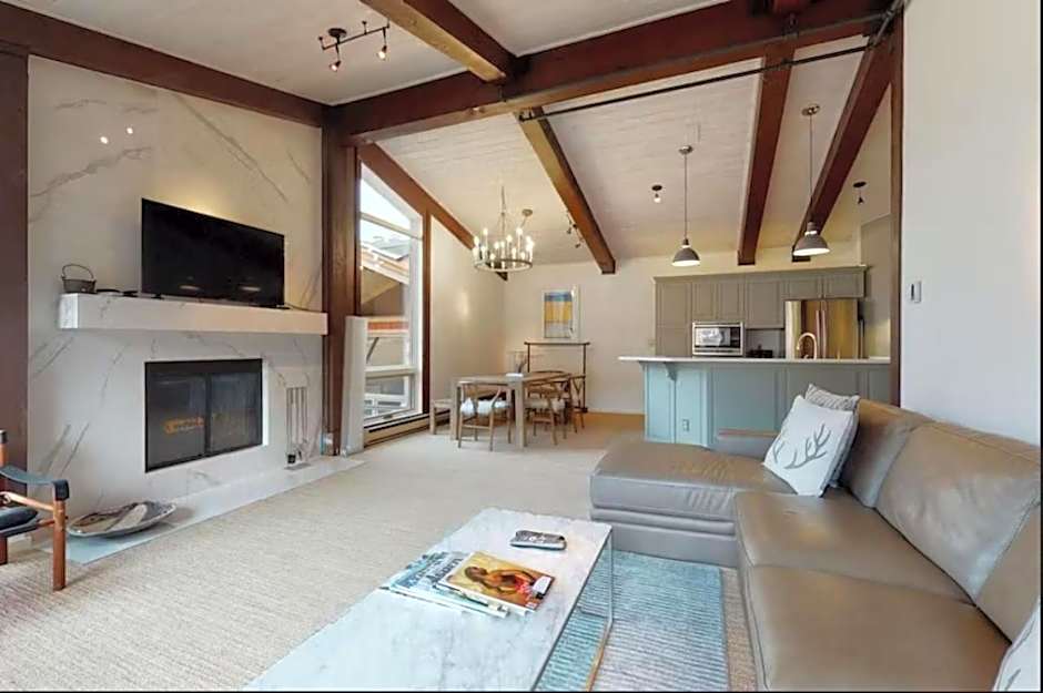 Enclave 309, Snowmass Ski-In/Ski-Out Condo w/Shared Pool/Hot Tub/Private Washer/Dryer/Gym/WiFi