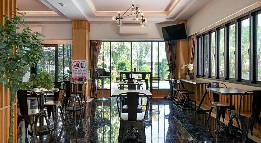 Golden Foyer Suvarnabhumi Airport Hotel