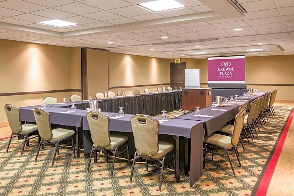 Crowne Plaza Indianapolis-Airport By IHG