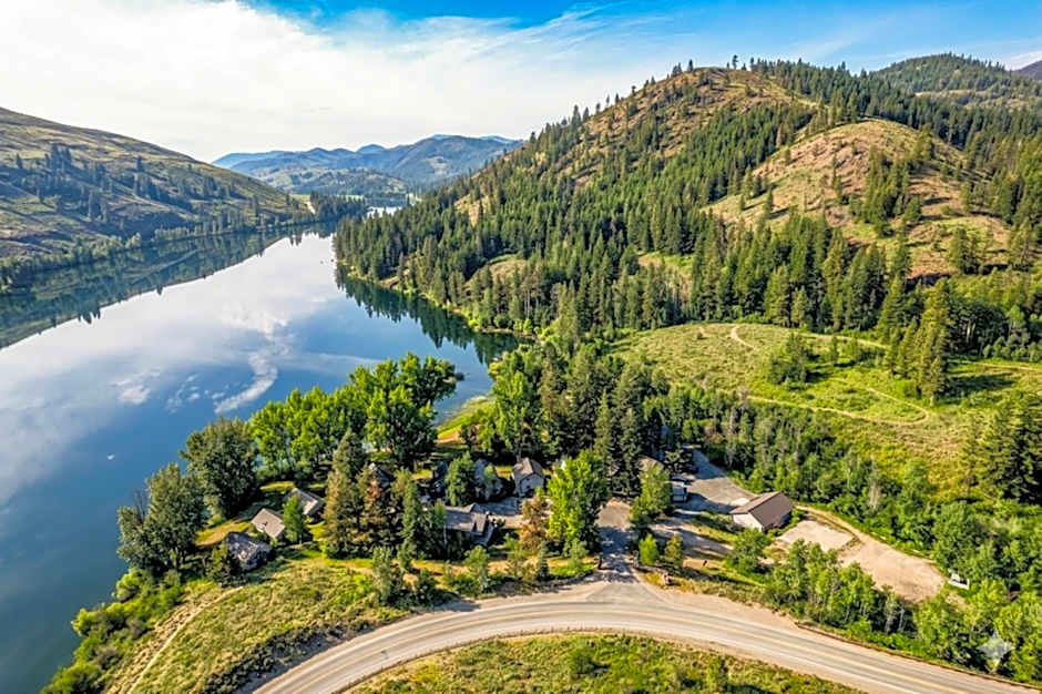Sun Mountain Lodge