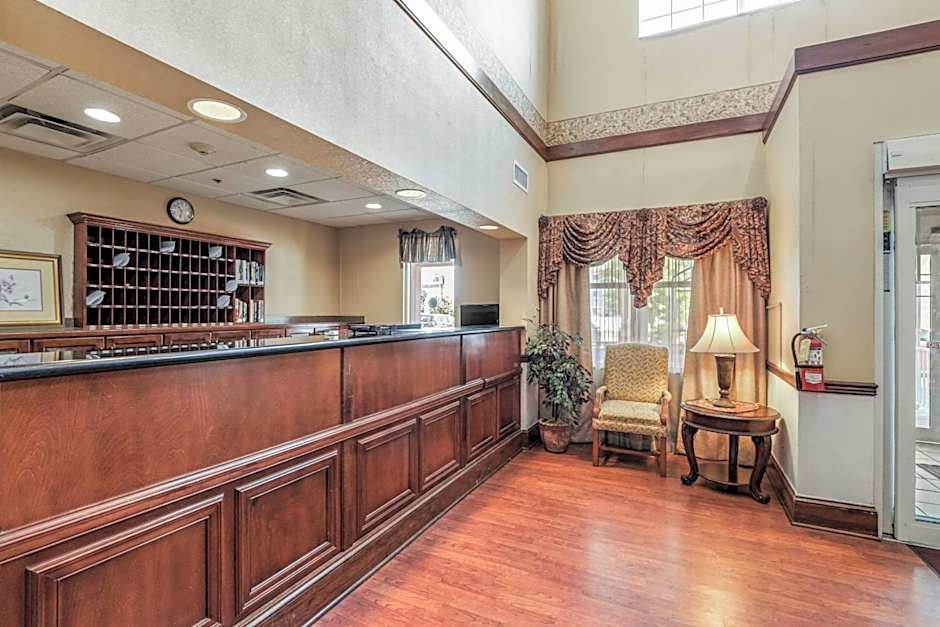 Econo Lodge Inn & Suites - Marianna