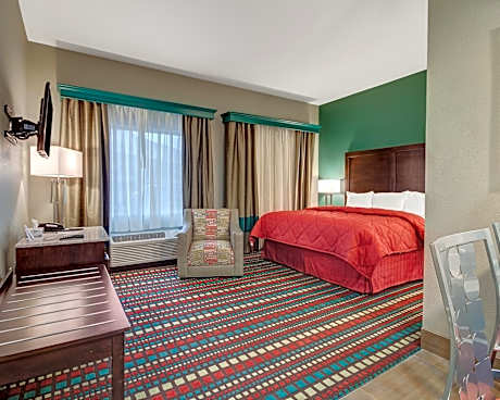 King Suite - Non-Smoking