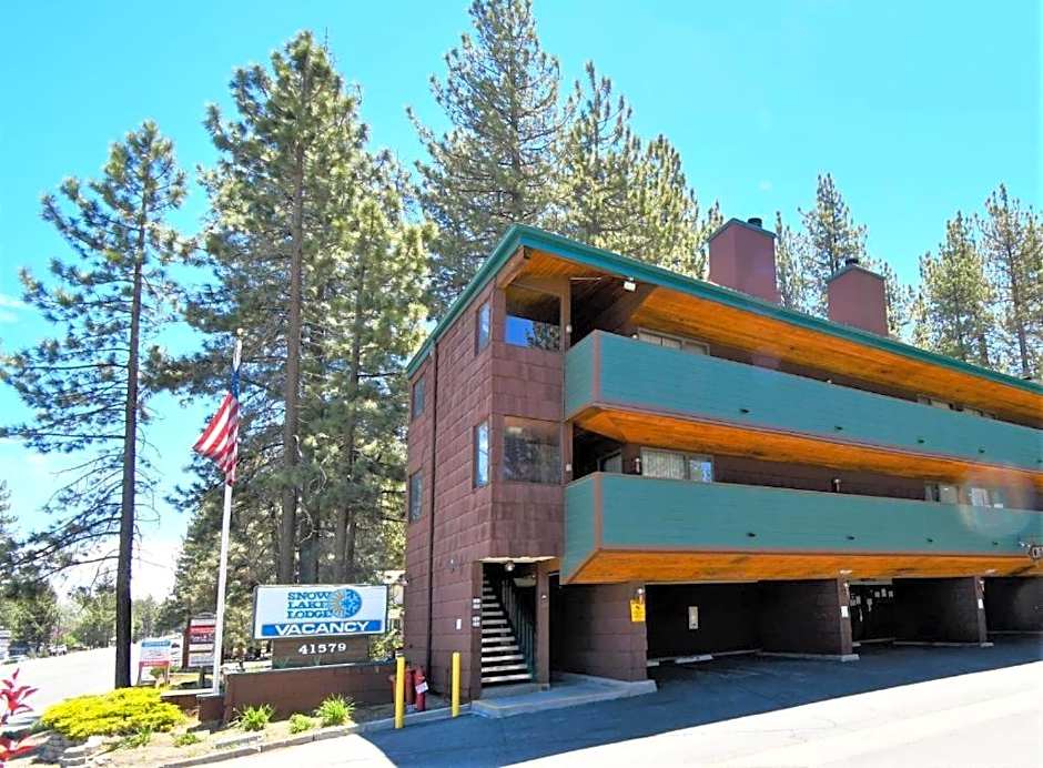 Snow Lake Lodge