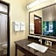 Super 8 by Wyndham Dilley TX