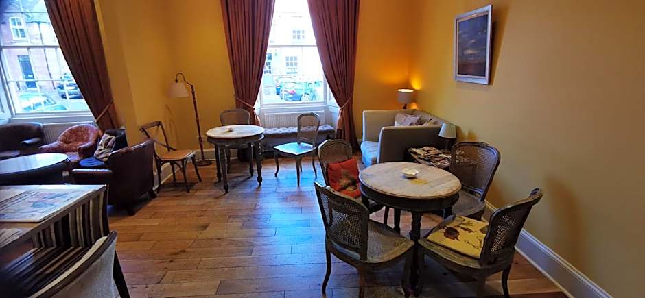 Buccleuch and Queensberry Arms Hotel