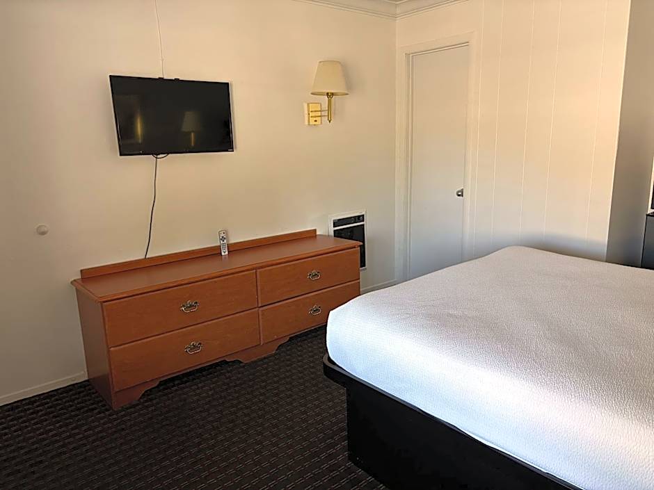 Lark Motel Willits