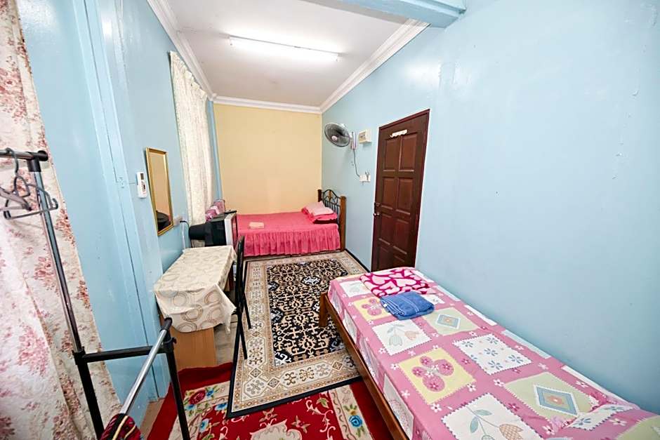 OYO 90915 Ilham Villa