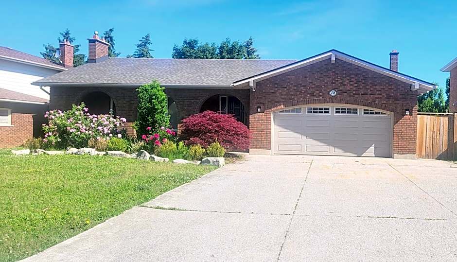 Cozy Home Close to Attractions in Niagara Falls