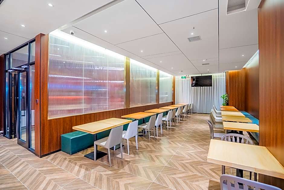 Starway Hotel Urumqi Airport