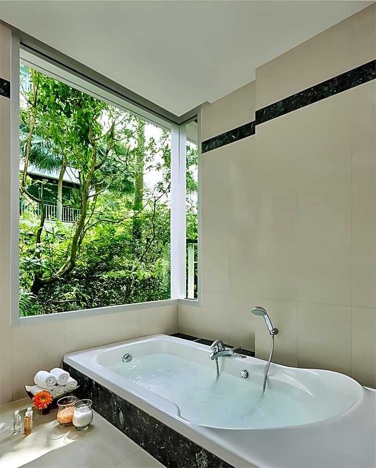 Centre Point Sukhumvit Soi 10