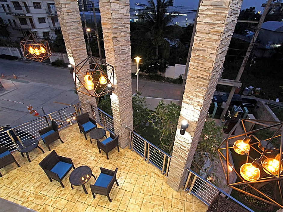Anna-Nava Pakkret Hotel