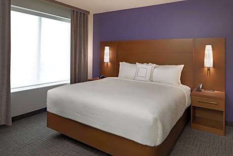 1 Bedroom Suite, 1 King, Sofa bed