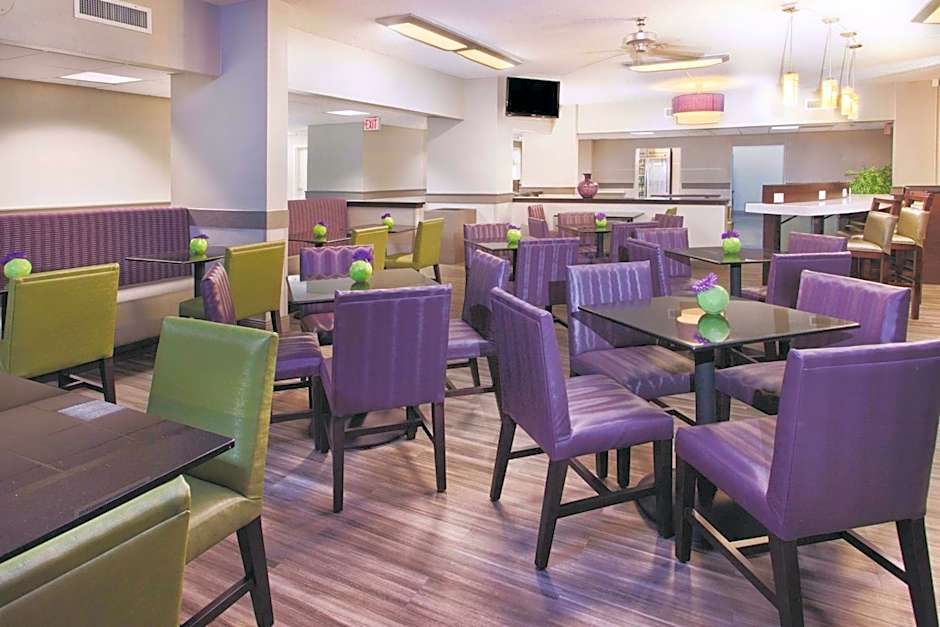 La Quinta Inn & Suites by Wyndham Charleston Riverview