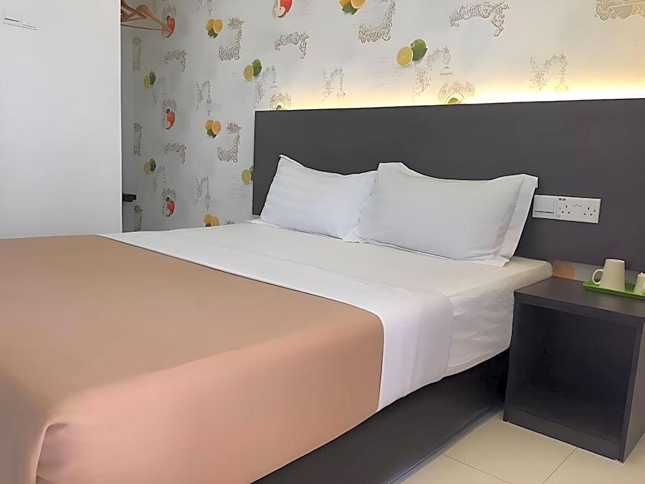 Apple 1 Hotel Gurney