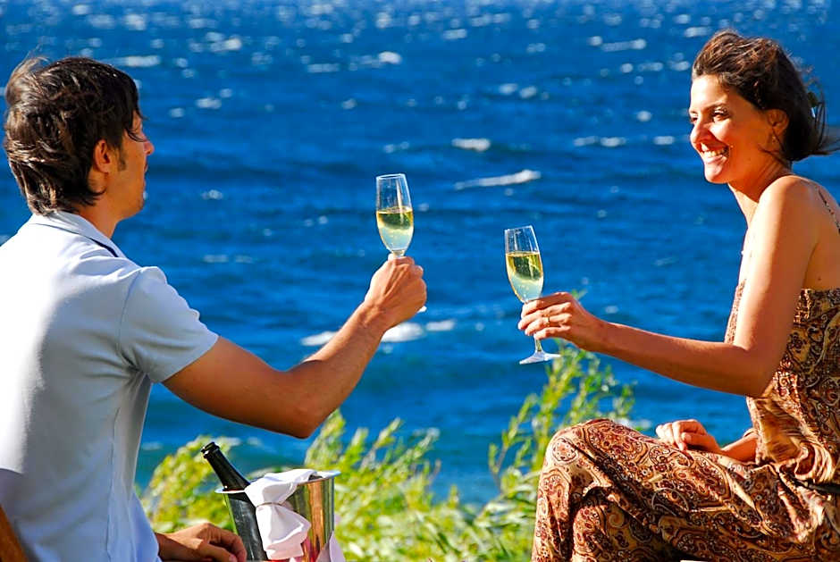 Alma Del Lago Suites & Spa