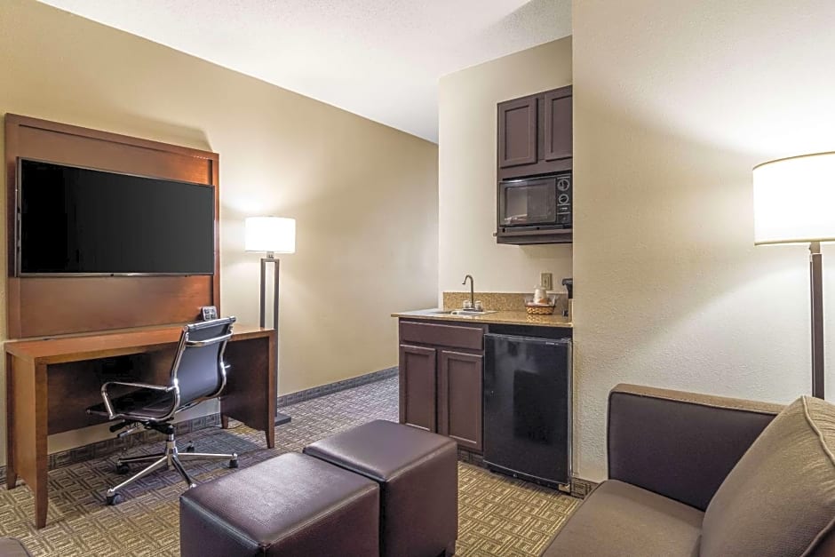 Comfort Suites